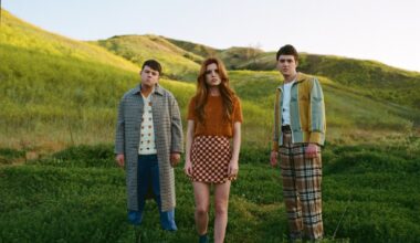 Sydney Sierota is 8 months pregnant and turning Echosmith show into a baby shower – Daily News