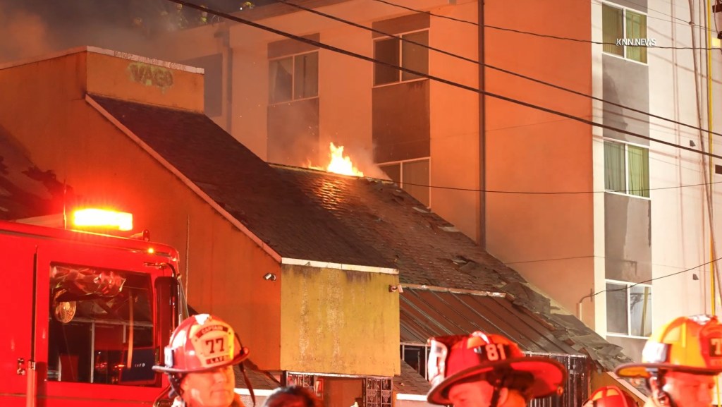 Raging fire guts North Hills building; 41 apartment units yellow-tagged next door – Daily News