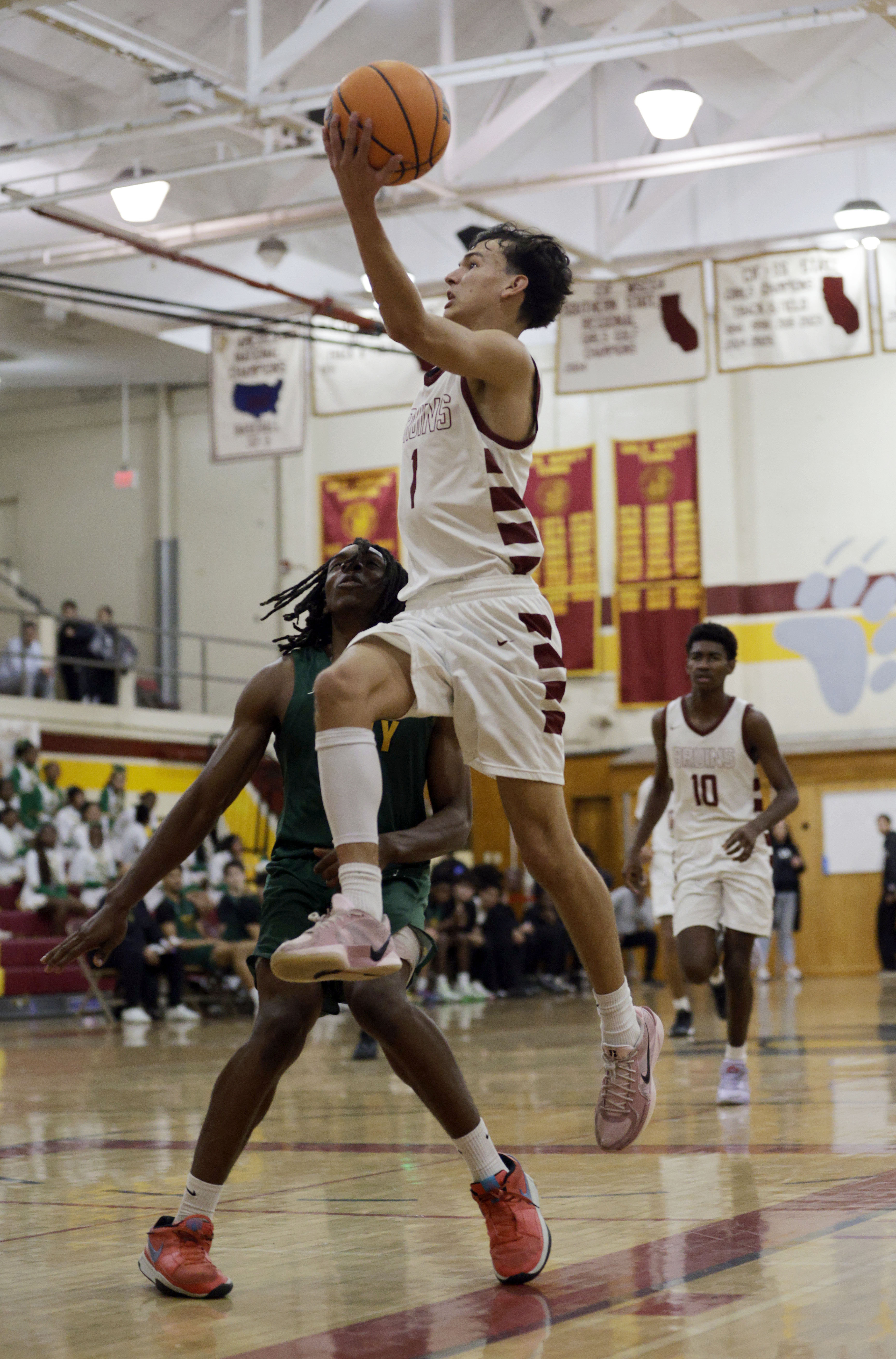 Wilsons Matthew Searles (1) goes up for the shot as...