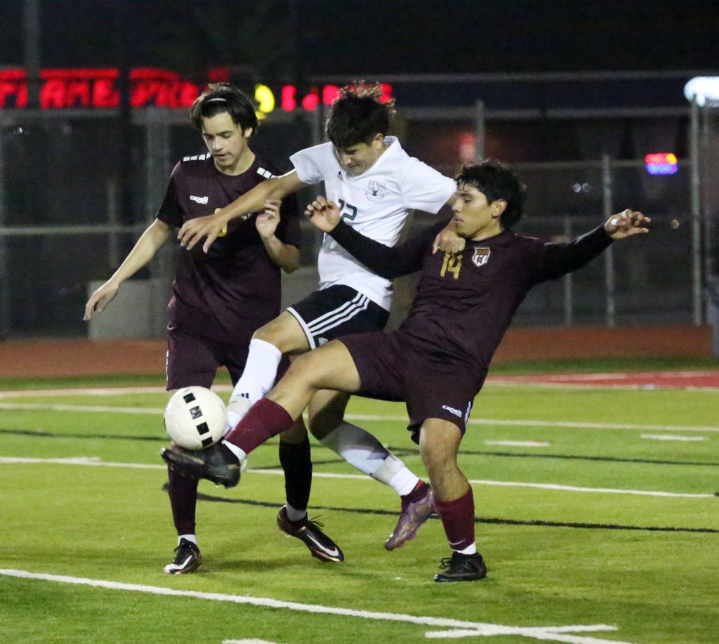 Long Beach Poly boys soccer scores two first-half goals, holds off Wilson – Press Telegram