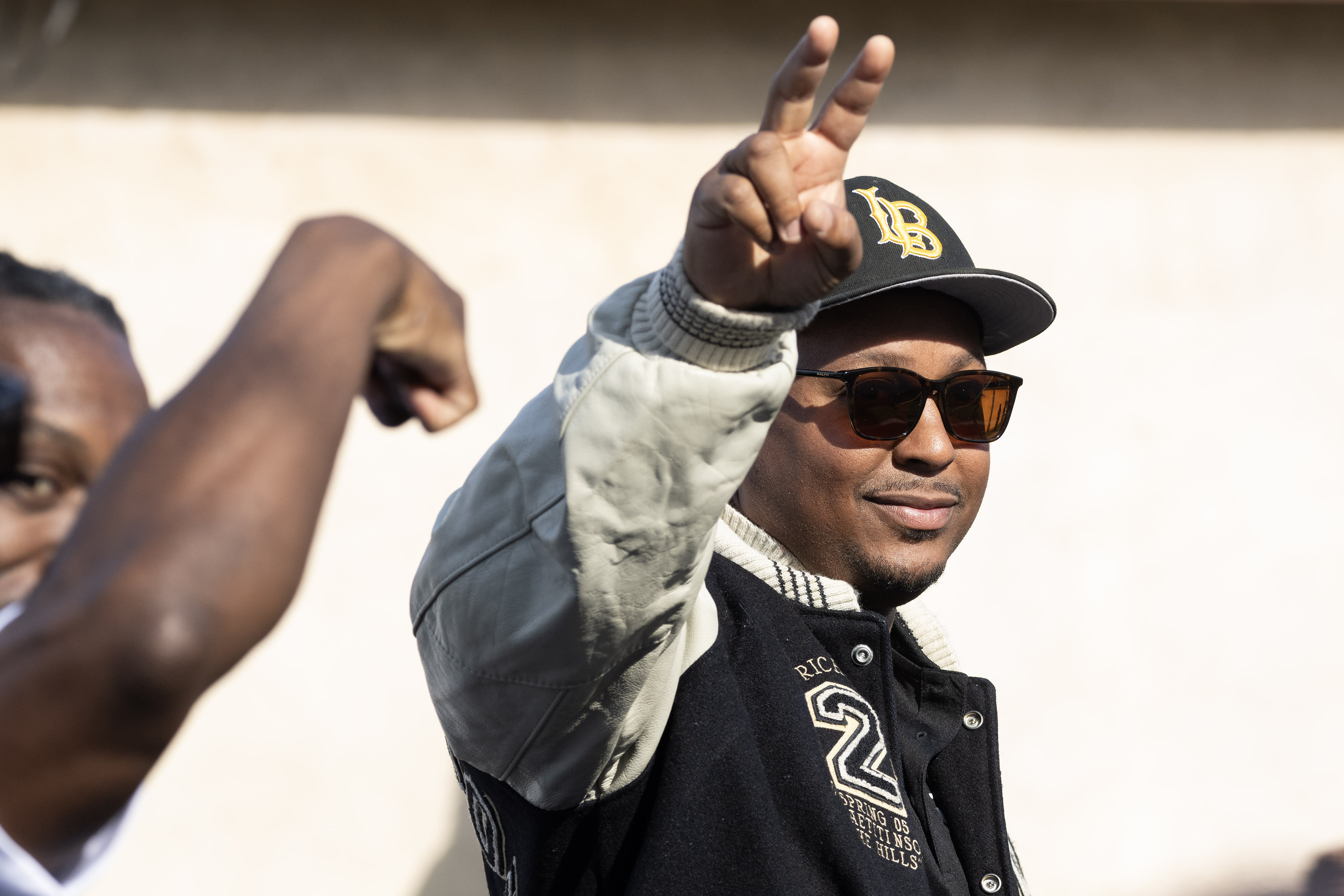 Mayor Rex Richardson waves to the audience during the 38th...
