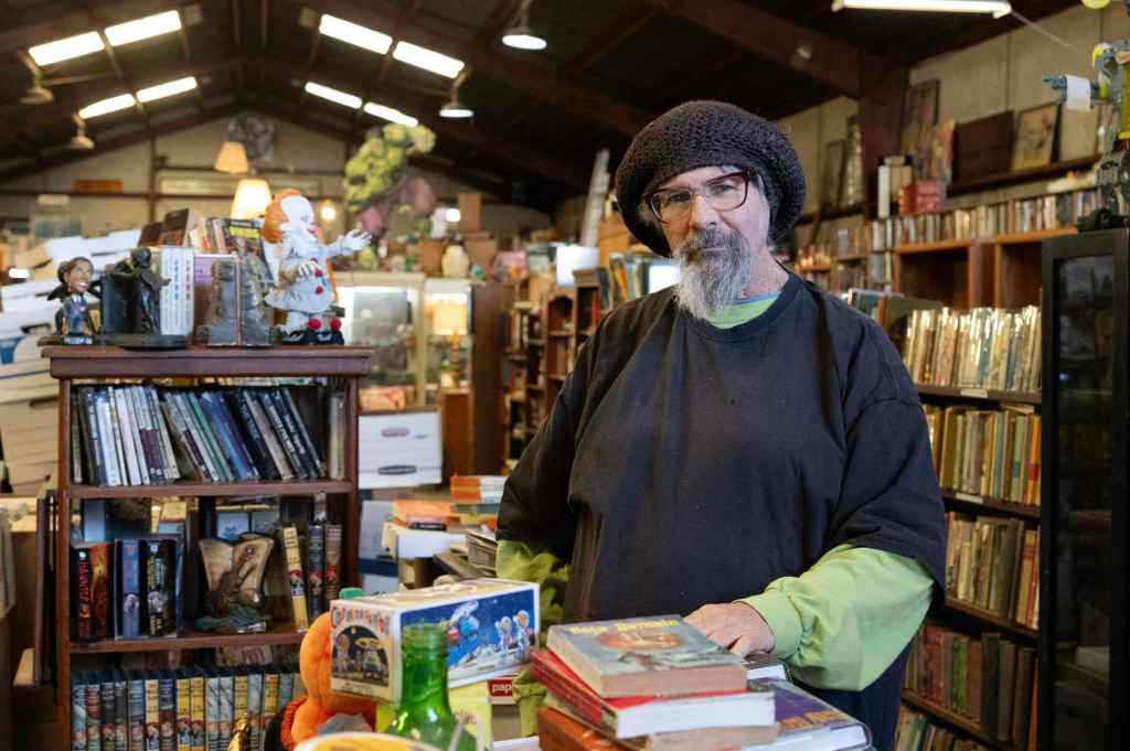 Planet Books is losing its warehouse, but the storied shop isn’t ready to close – Press Telegram