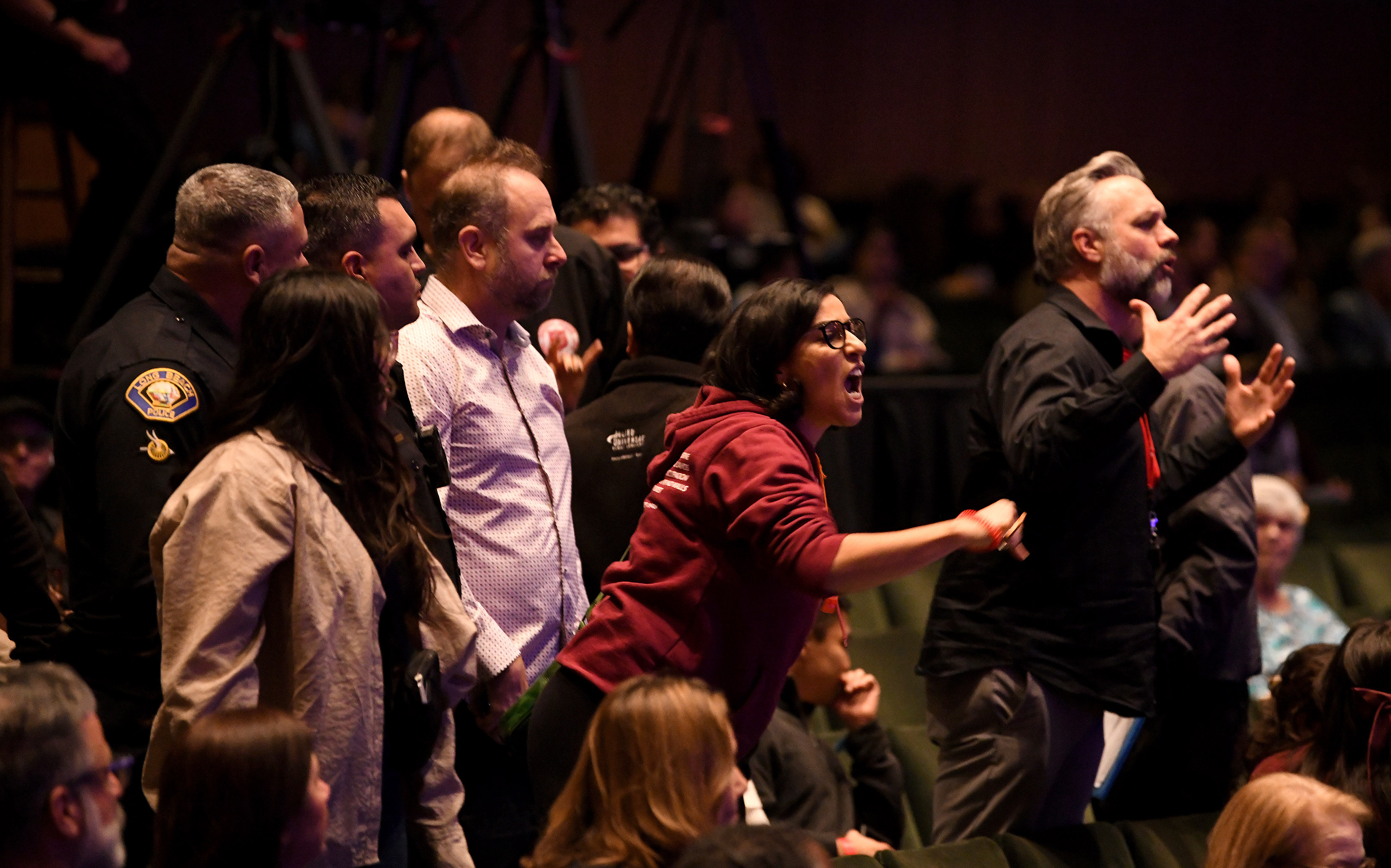 Anti-ICE protesters disrupt the State of the City address at...