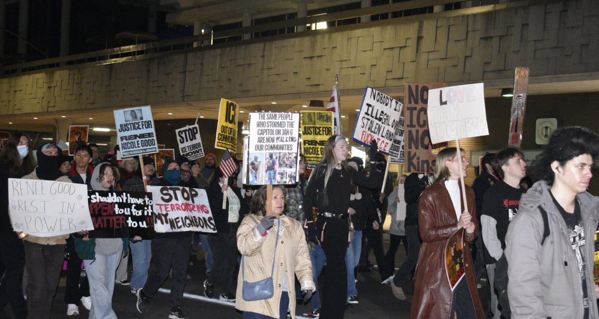 Fresno ICE protests draws hundreds after Minneapolis shooting