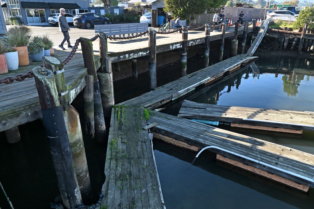 Sausalito seeks business to revive run-down dock