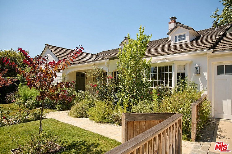 Non-mortgage housing costs jump, creating a new barrier for buyers in 2026