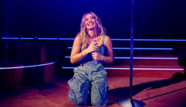 Hilary Duff Teases 'World Tour Loading...' At Los Angeles Tour Stop
