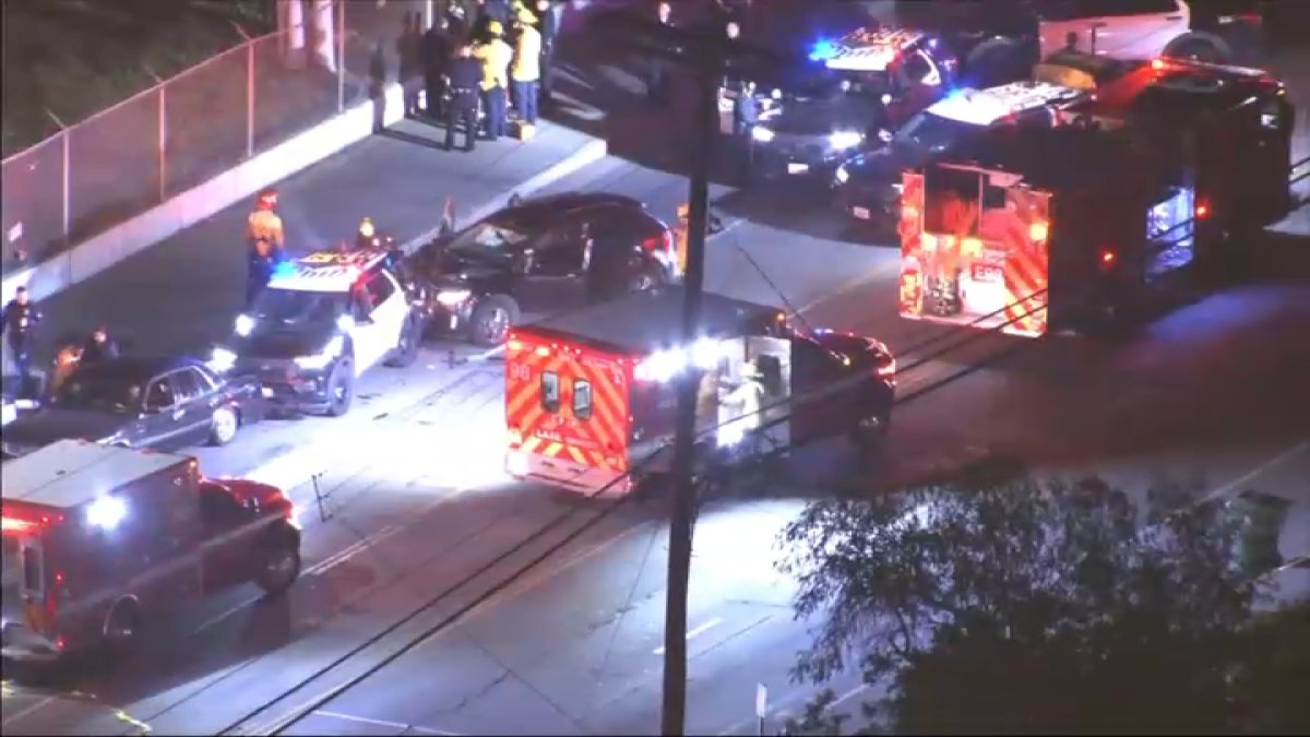 Multiple officers injured after crash in Pacoima – NBC Los Angeles