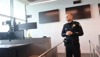 Palo Alto police add clinician to aid with mental health crises