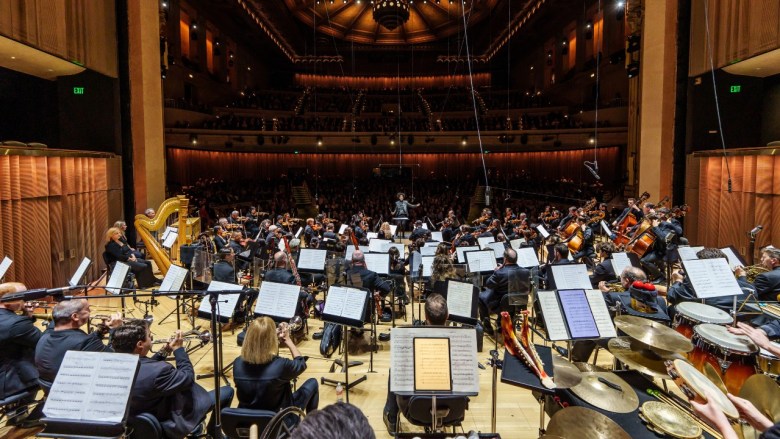 Rafael Payare leads symphony
