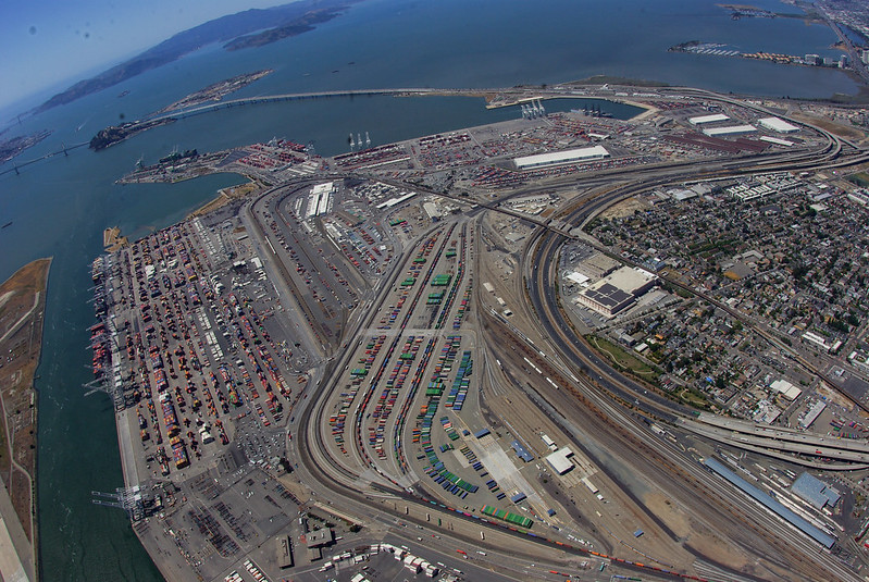 Port of Oakland ends 2025 with stable cargo volumes