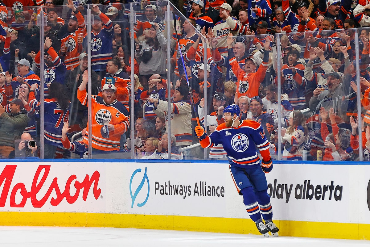 Ekholm scores hat trick, Oilers hold off Ducks for 7-4 victory