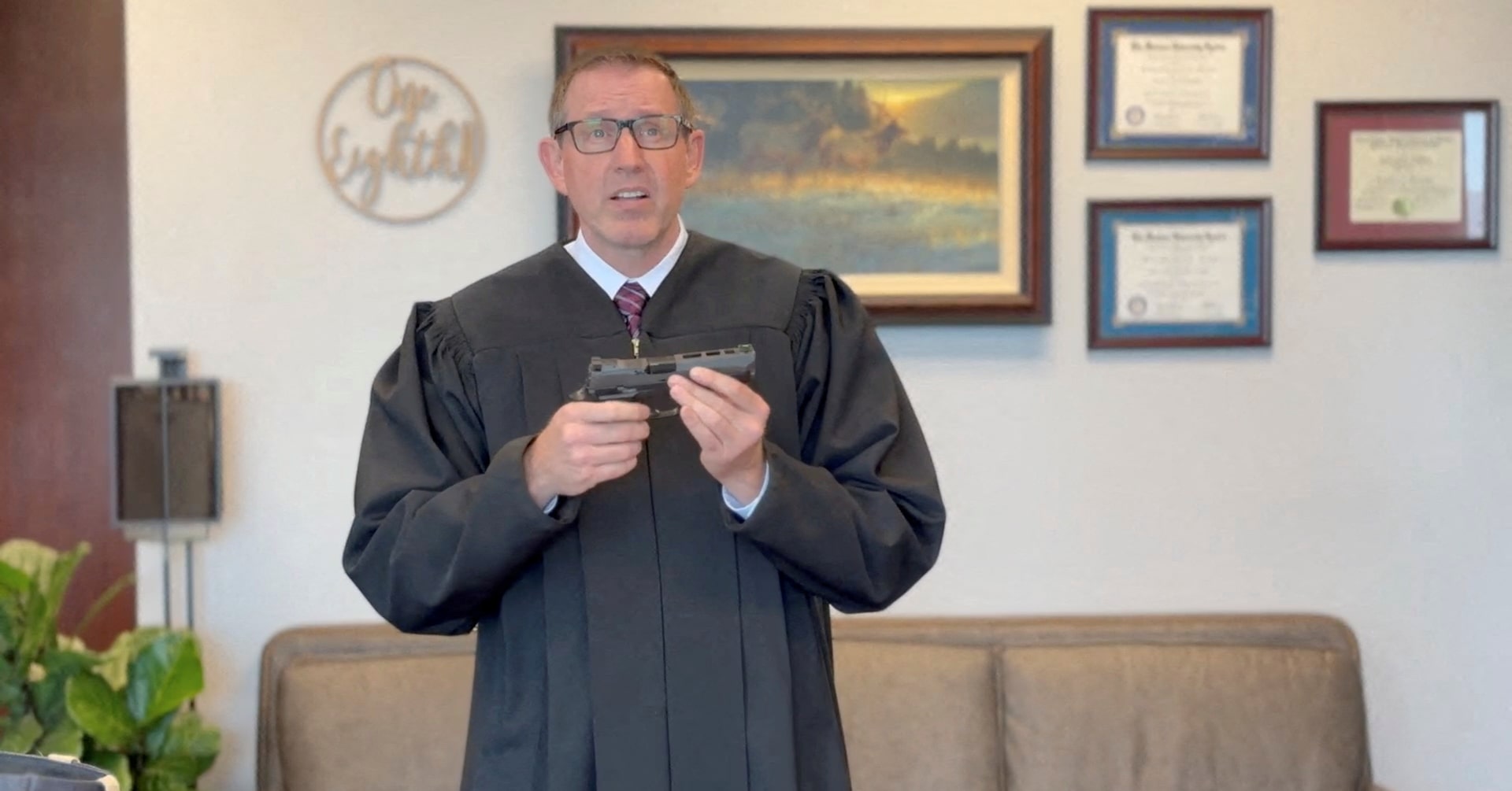 California ban on openly carrying guns is unconstitutional, court rules