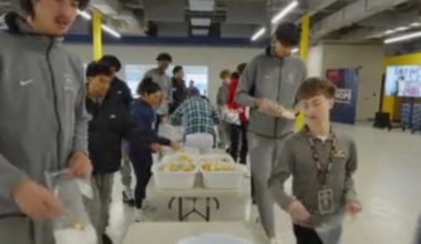 California basketball team gives back to Springfield’s Convoy of Hope before playing in Tournament of Champions