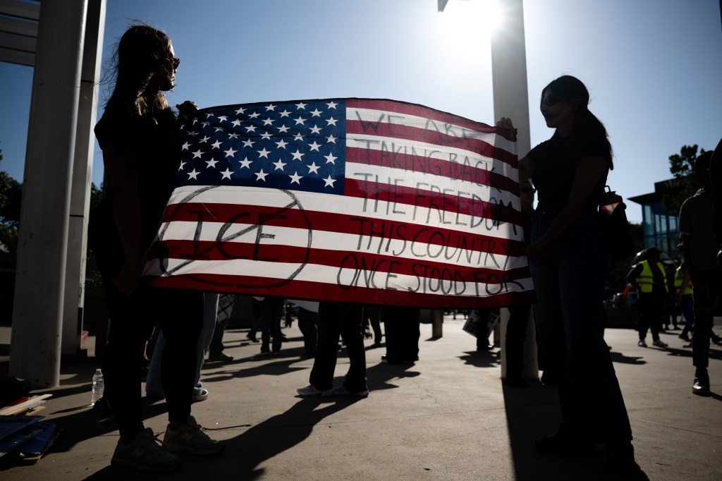 South Bay protesters gather against Venezuela actions, ICE killing in Minneapolis – The Mercury News