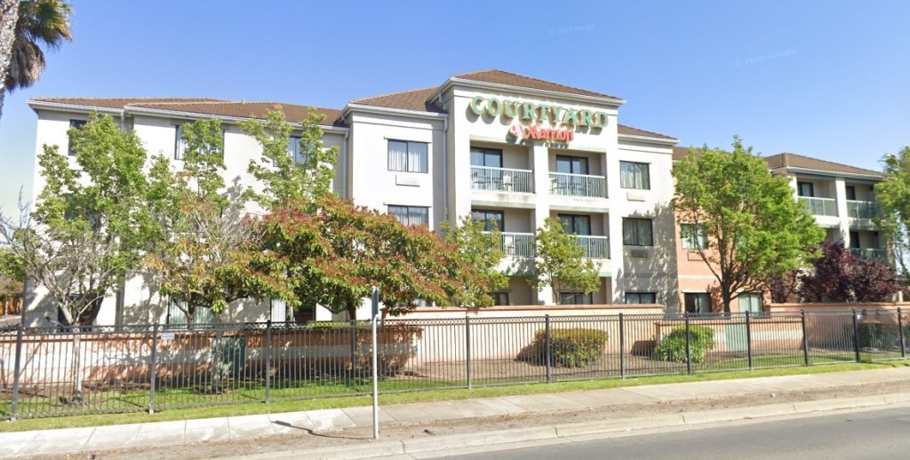 Oakland hotel near airport is bought at huge reduction in value