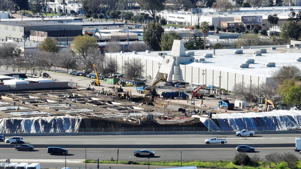 Super Micro launches tech campus project at former San Jose Fry's site