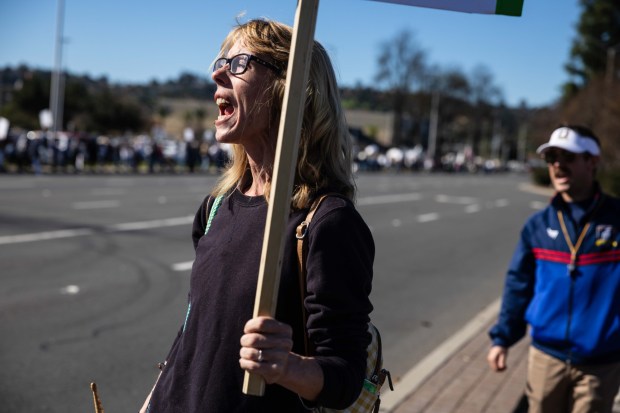 Jessica Lange protests the killing of Renee Good and the policies of the Trump administration on Saturday, Jan. 10, 2026 in El Cajon, CA. (Zoë Meyers / For The San Diego Union-Tribune)