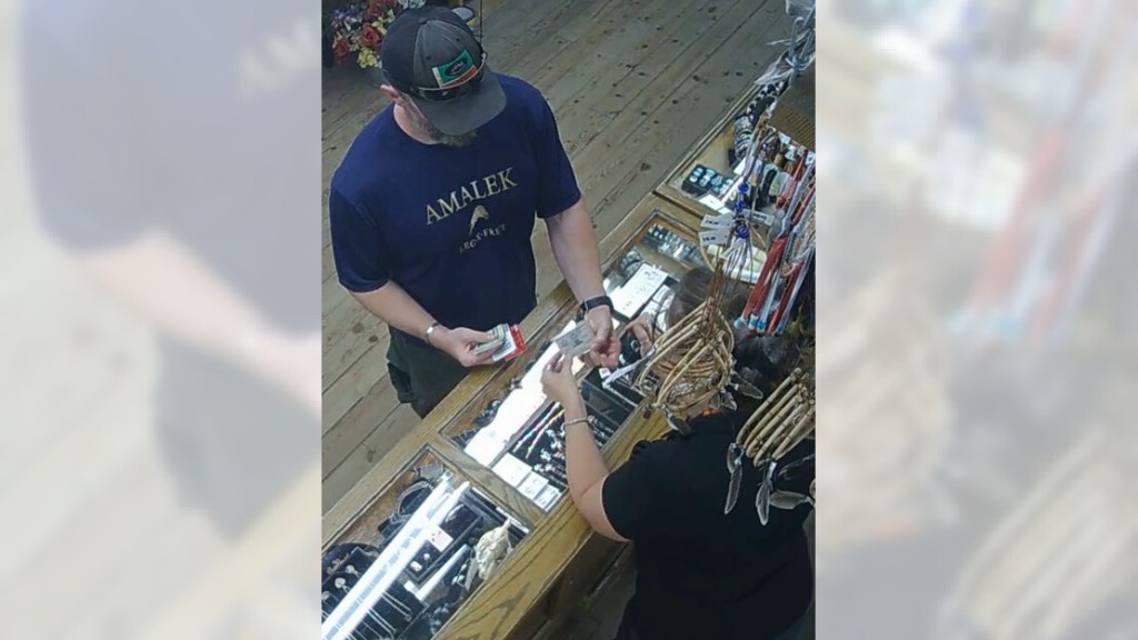 Former Navy SEAL tried to bring explosives to San Diego protests