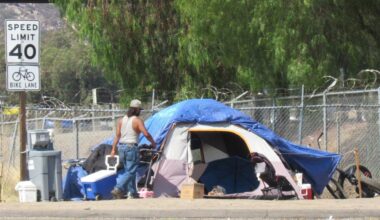 El Cajon leaders to deliberate program for storing homeless belongings