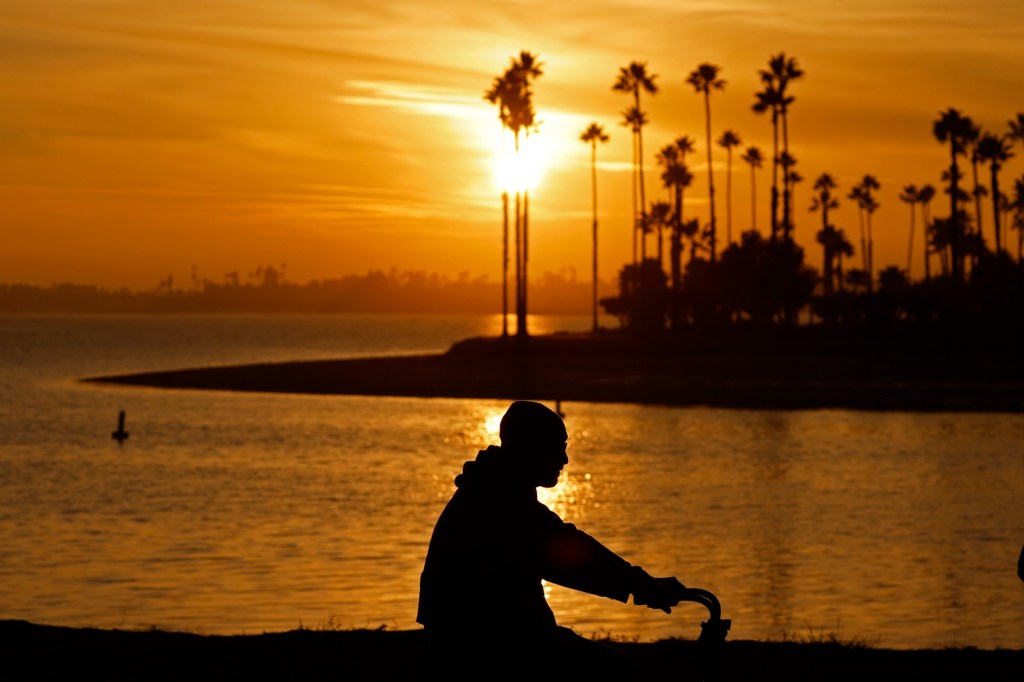 Santa Ana winds will push temperatures higher than expected in San Diego County – San Diego Union-Tribune