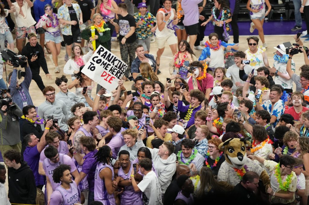 First-place Aztecs head to Phoenix to face Grand Canyon and its notorious student section