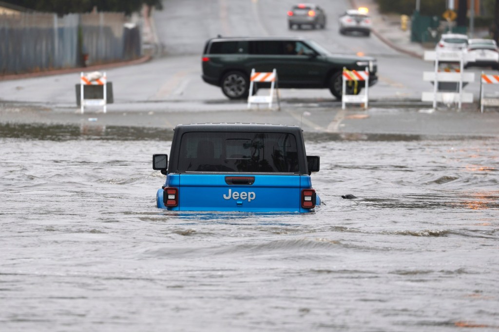 San Diego River will approach flood stage early Monday in Mission Valley area – San Diego Union-Tribune