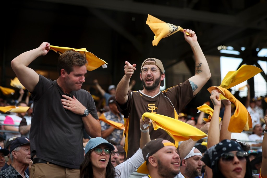 Padres sell out season tickets for 2026