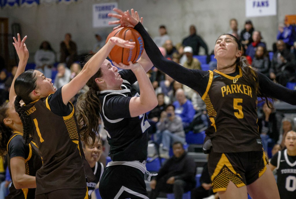 Francis Parker blasts La Jolla Country Day in battle between two of San Diego's top girls basketball teams