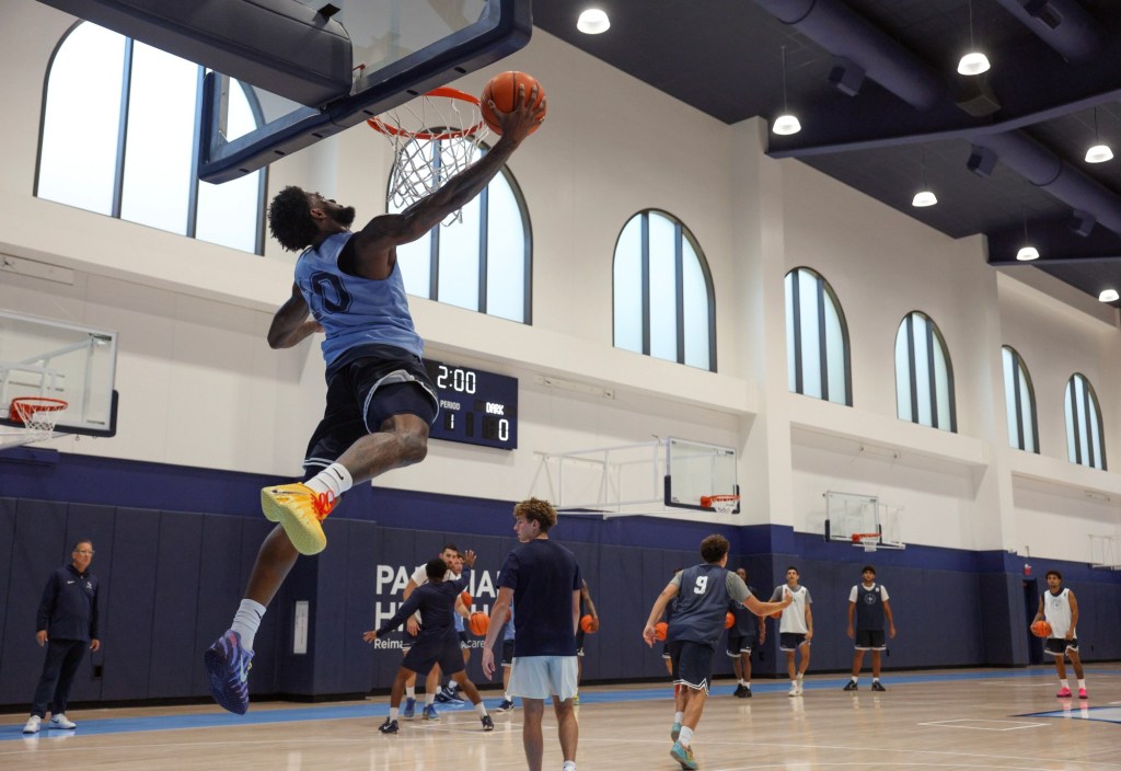 USD hosts Washington State after cruising to weekend win