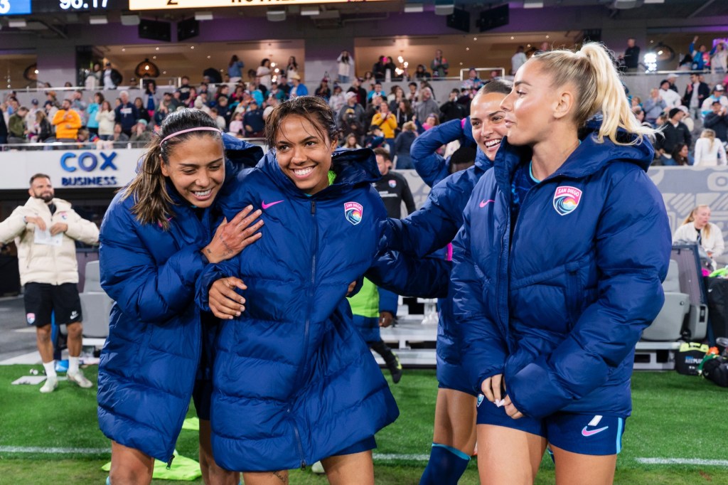 San Diego Wave re-sign young midfielder Gia Corley