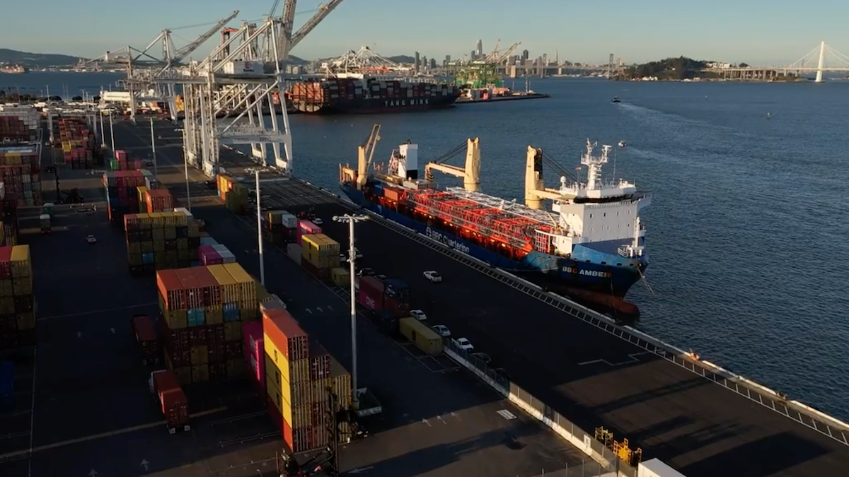 Flat volumes a win for Port of Oakland in unstable year