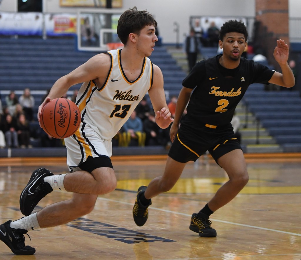 Clarkston remains on heels of Avondale in OAA Red race with home win over Ferndale – The Oakland Press