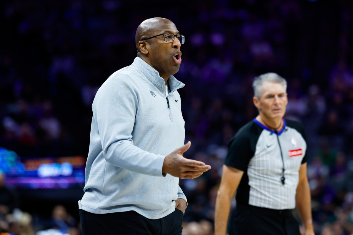 Kings spoil Mike Brown's return to Sacramento