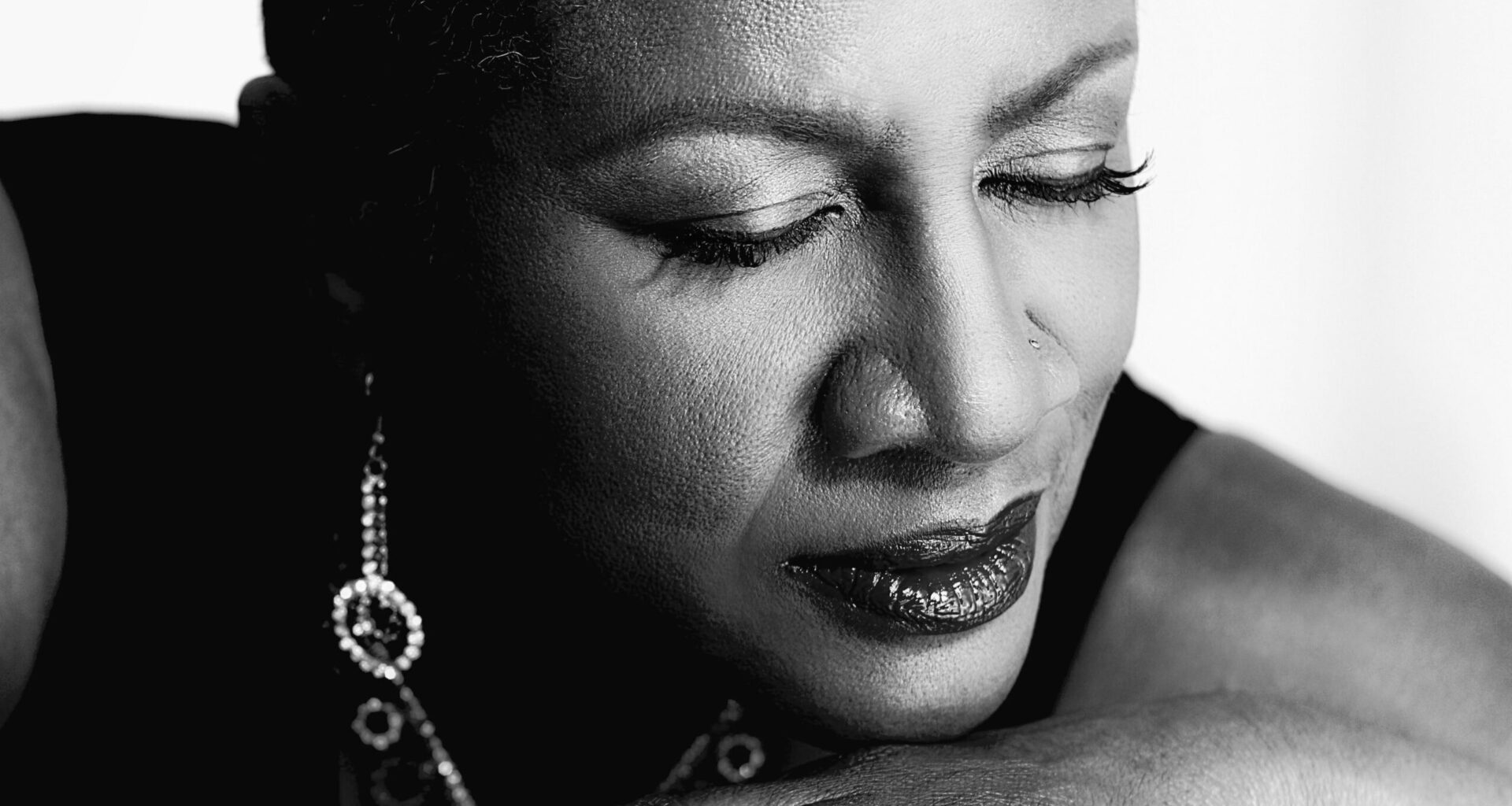 Black and white photo of Vivian Lee, a signature jazz vocalist.