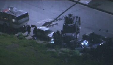 Man barricaded in car in North Hills – NBC Los Angeles