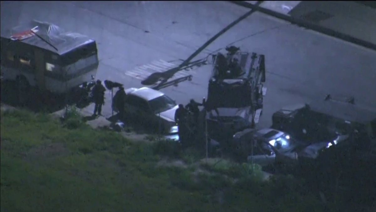 Man barricaded in car in North Hills – NBC Los Angeles