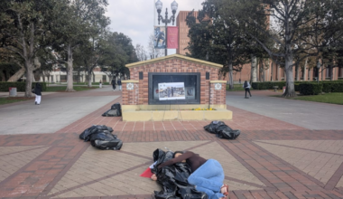 Vigil for Iranian protestors held at Hahn Plaza – Annenberg Media