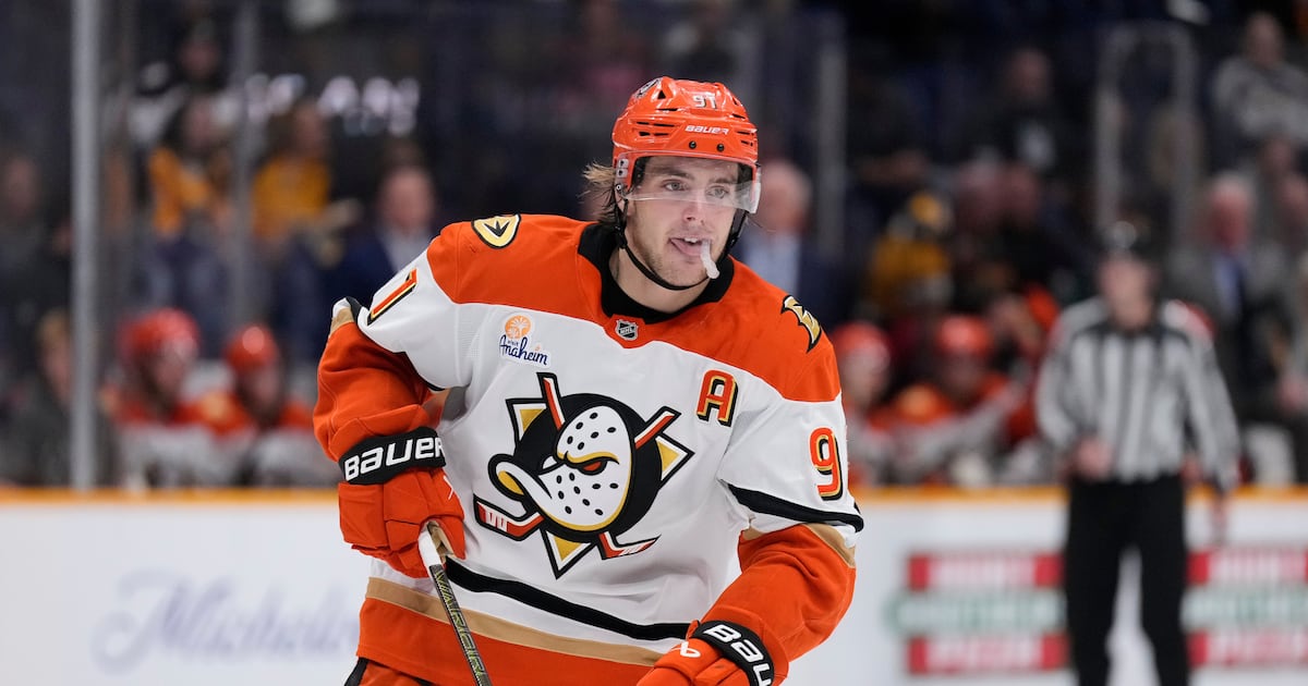 Anaheim Ducks' Leo Carlsson out 3-5 weeks with thigh injury, threatening Olympic availability for Sweden