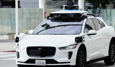 Waymo hits child near elementary school in Southern California