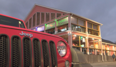 Jeep-A-Gras kicks off weekend Mardi Gras festivities with parade registration in Long Beach