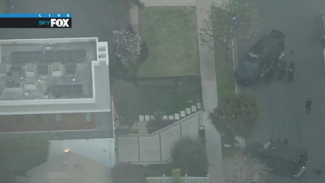 Man leads standoff at West Los Angeles home