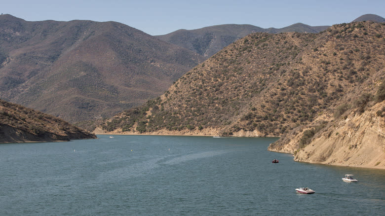 Pyramid Lake in California