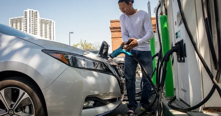 Newsom Wants $200M for EV Rebates. Experts Say It’s Not Enough to Fix California’s Slump | Lost Coast Outpost