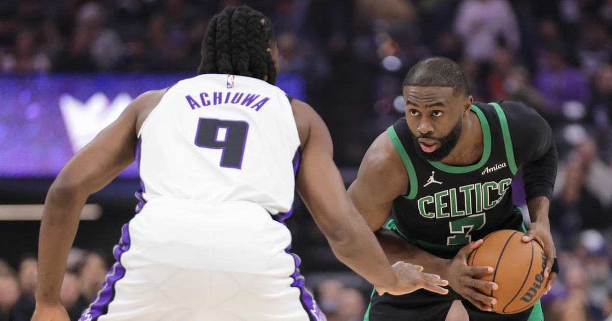 Brown scores 29, Celtics pull away in 4th for 120-106 win over Kings