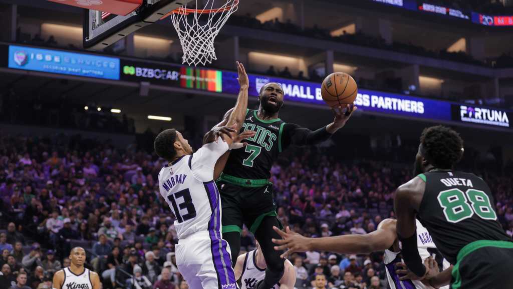Brown scores 29 points, Celtics pull away in 4th quarter for 120-106 win over Kings