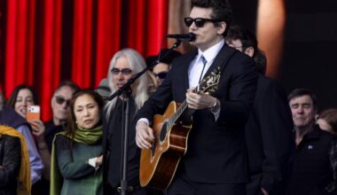 Watch John Mayer's Moving Tribute to Bandmate Bob Weir