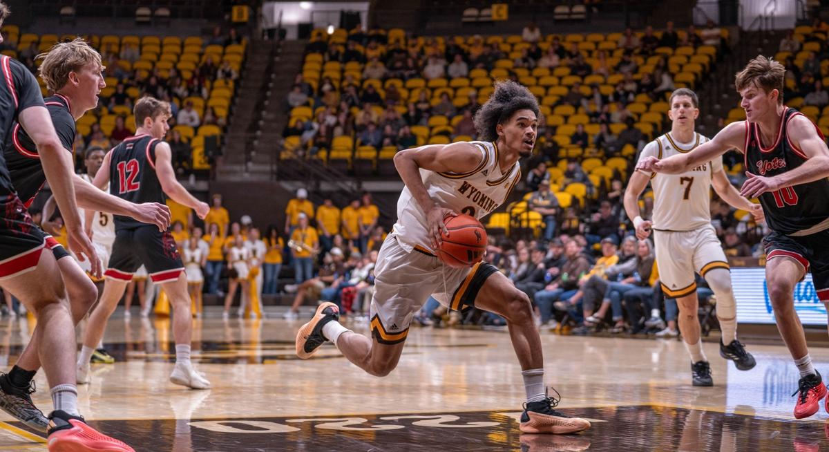 Pokes Travel to Fresno State For Saturday Showdown