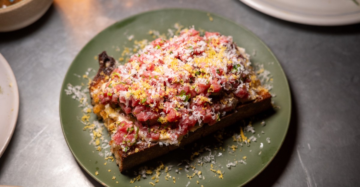 Bar Etoile Review: Bar Etoile Nails the Modern Parisian Wine Bistro in Melrose Hill