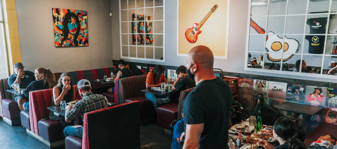 restaurant dining room